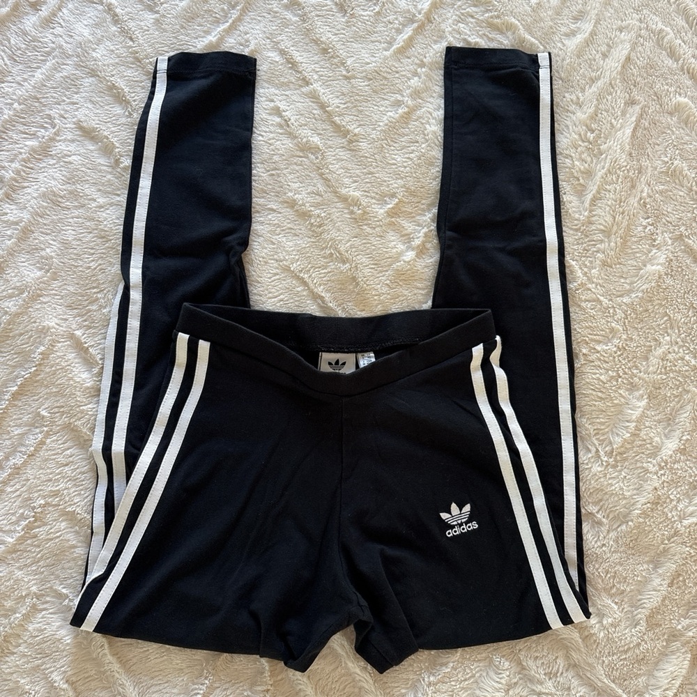 Black 3 stripe adidas leggings